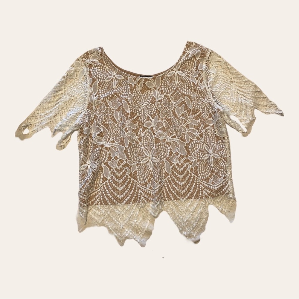 Express Cropped Blouse - Picture 2 of 6